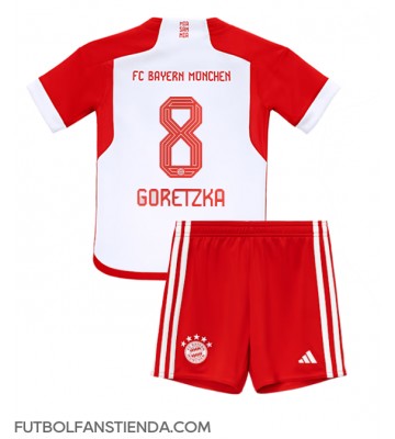 Bayern Munich Leon Goretzka #8 Primera Equipación Niños 2023-24 Manga Corta (+ Pantalones cortos)